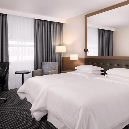 Sheraton Heathrow Hotel Χίλινγκτον Εξωτερικό φωτογραφία