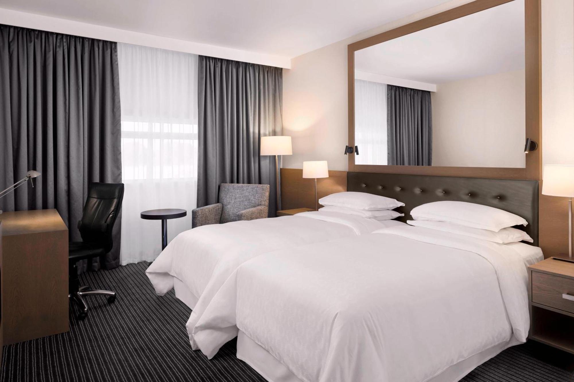 Sheraton Heathrow Hotel Χίλινγκτον Εξωτερικό φωτογραφία